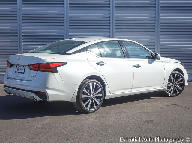 New 2021 Nissan Altima 2.5 Platinum Sedan in St. Charles #N10000 | Hawk ...